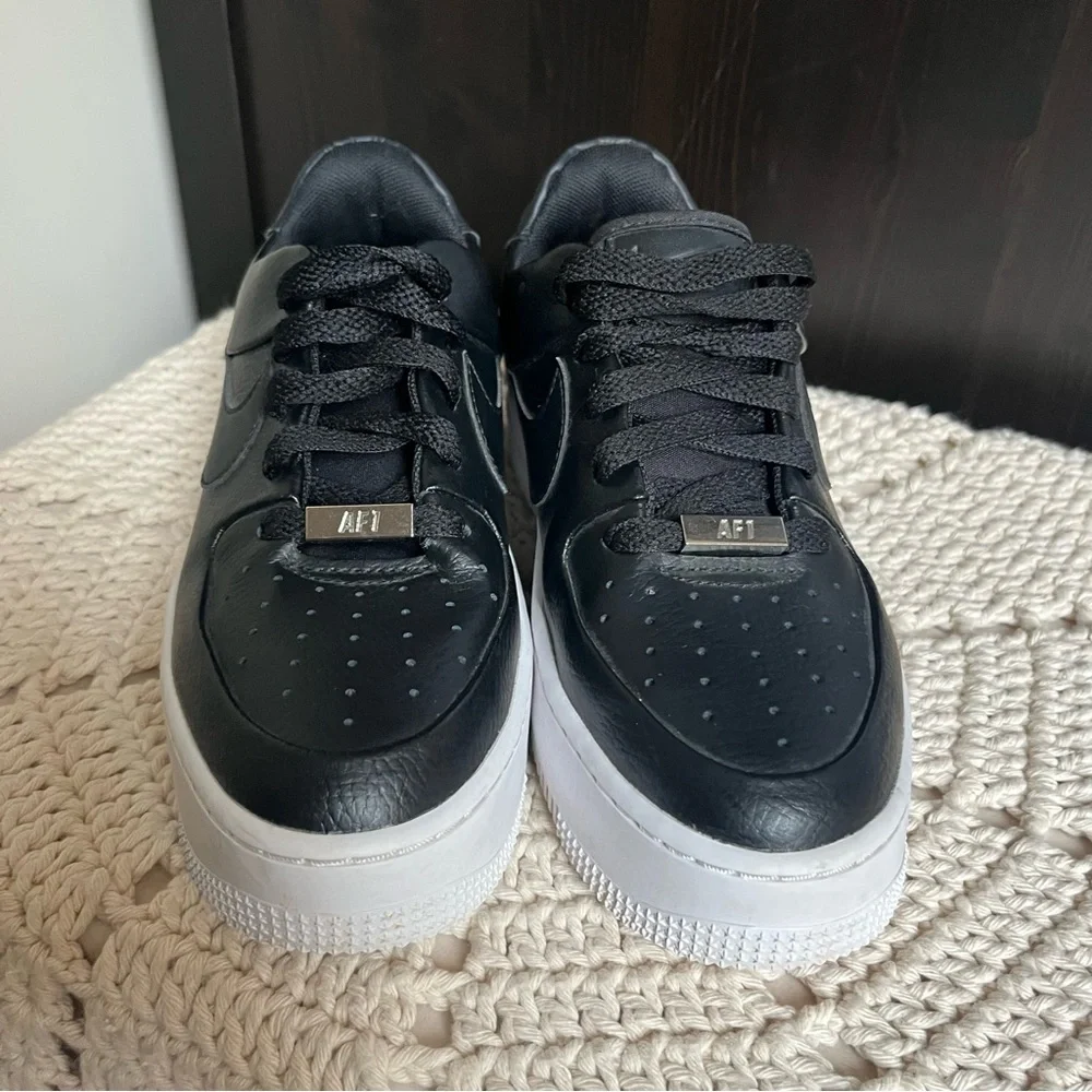 Nike Air Force 1‎ Sage Low Women's Size 6.5 Sneakers Black White AR5339-002
